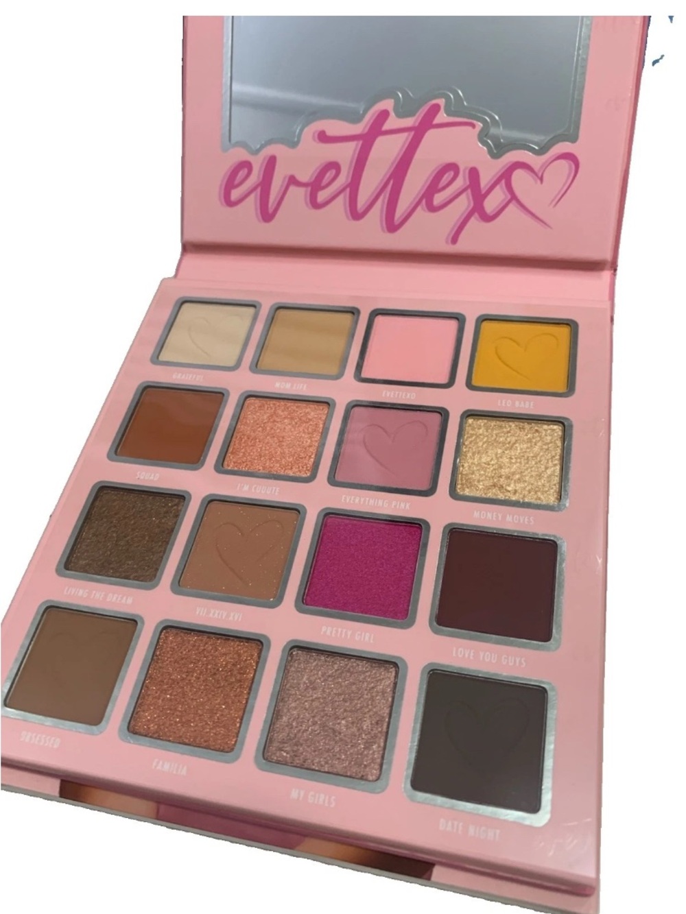 Evettexo x Beauty Creations Pallette 16 Shades Warm-Toned and Vibrant Colors